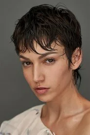 Úrsula Corberó as Camila